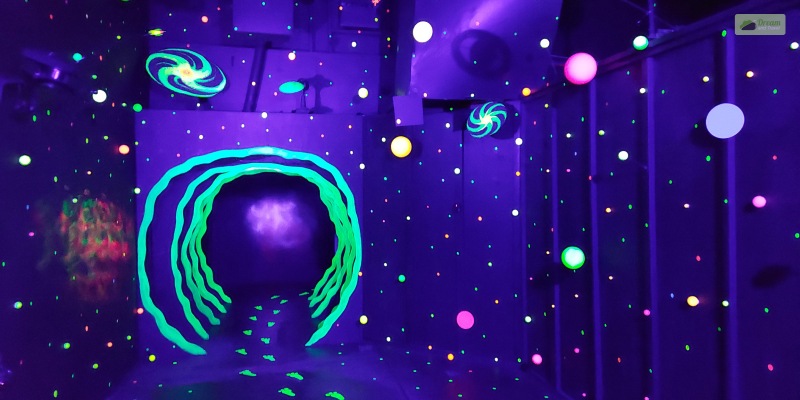 Roswell UFO Spacewalk