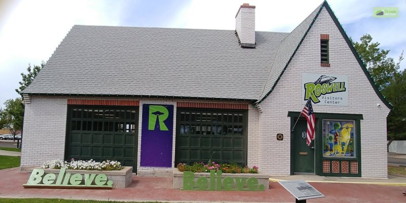 Roswell Visitors Center